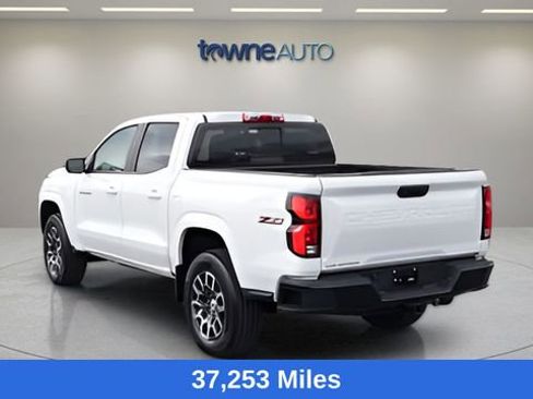 Used 2023 Chevrolet Colorado Z71 w/ Z71 Convenience Package 2 AWD/4WD image 3