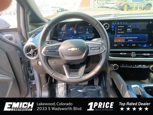 Used 2024 Chevrolet Equinox EV LT AWD/4WD image 13