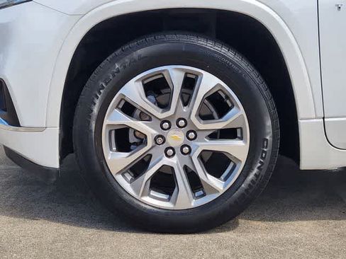 Used 2020 Chevrolet Traverse Premier w/ LPO, Floor Liner Package FWD image 8