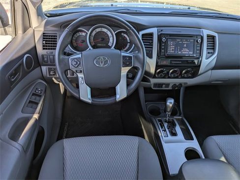 Used 2015 Toyota Tacoma PreRunner image 17