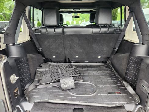 Used 2016 Jeep Wrangler Unlimited Sahara image 47