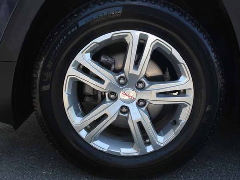 Used 2018 GMC Terrain SLE FWD image 29