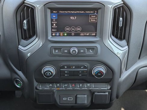 Used 2024 Chevrolet Silverado 1500 Custom image 7