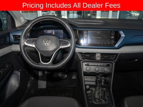 Used 2022 Volkswagen Taos SE FWD image 6