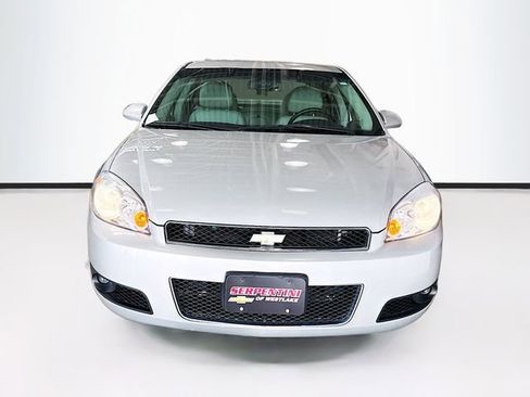 Used 2012 Chevrolet Impala LTZ FWD image 4