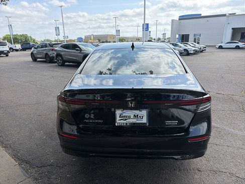Used 2023 Honda Accord Touring image 4