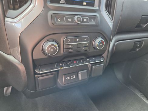 Used 2022 Chevrolet Silverado 1500 Custom w/ Safety Confidence Package RWD image 22