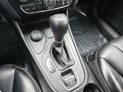 Used 2019 Jeep Cherokee Latitude Plus w/ Cold Weather Group image 25