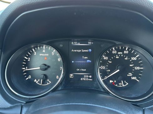 Used 2017 Nissan Rogue Sport SV AWD/4WD image 24