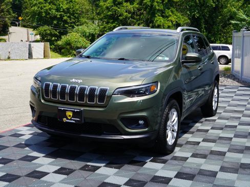Used 2019 Jeep Cherokee Latitude w/ Popular Appearance Group AWD/4WD image 34