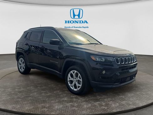 Used 2024 Jeep Compass Latitude AWD/4WD image 7