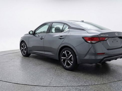 Used 2025 Nissan Sentra SV image 6