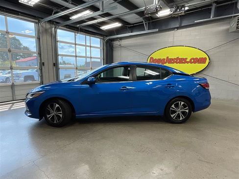 Used 2022 Nissan Sentra SV w/ Trunk Package FWD image 2