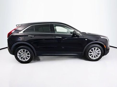 Used 2023 Cadillac XT4 Luxury w/ Cold Weather Package AWD/4WD image 9