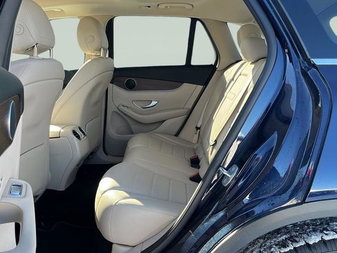 Used 2021 Mercedes-Benz GLC 300 4MATIC w/ Premium Package image 28