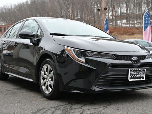 Used 2024 Toyota Corolla LE image 7