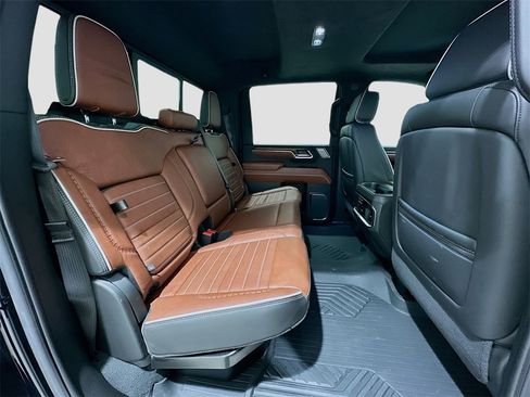 Used 2024 GMC Sierra 3500 Denali Ultimate image 29
