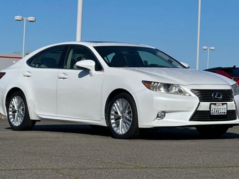 Used 2013 Lexus ES 350 w/ Luxury Pkg image 5