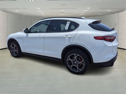 Used 2022 Alfa Romeo Stelvio Sprint image 5