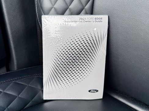 Used 2024 Ford Edge Titanium image 28