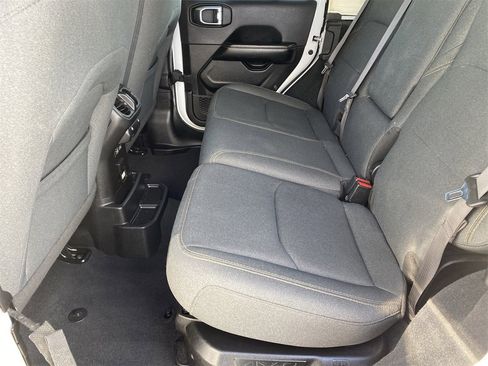 Used 2024 Jeep Wrangler Unlimited Sahara image 13