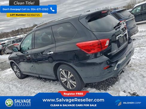 Used 2017 Nissan Pathfinder SV image 3