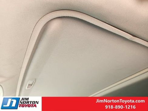 Used 2018 Toyota RAV4 XLE w/ Plus Extra Value Package FWD image 26