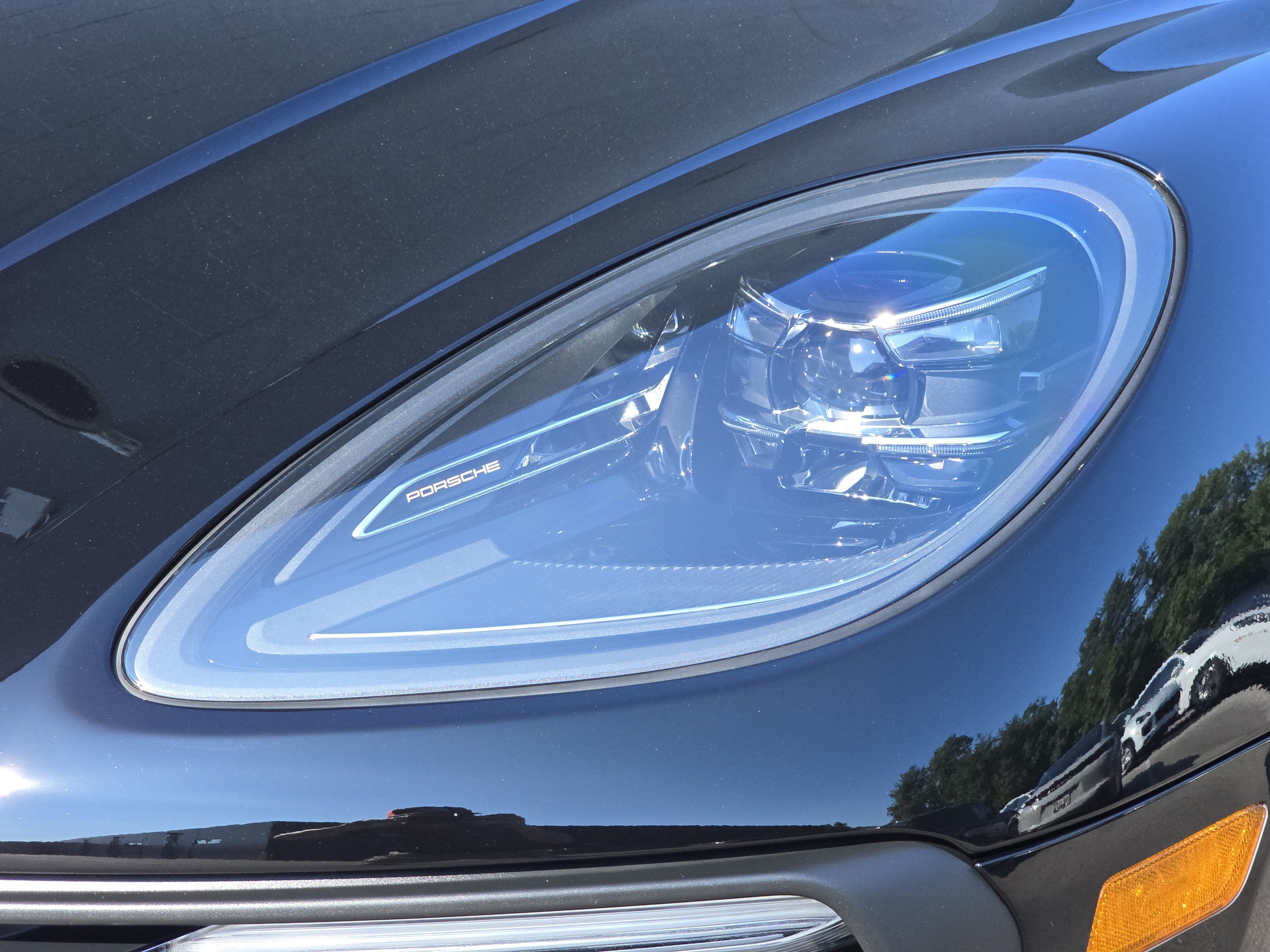 Certified 2026 Porsche Macan AWD/4WD image 18