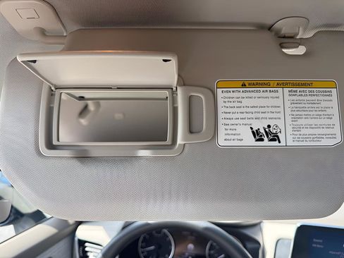 Used 2022 Nissan Rogue SV FWD image 32
