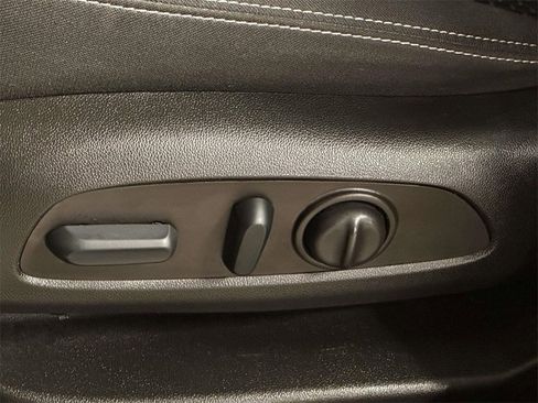 Used 2022 GMC Terrain SLE w/ Driver Convenience Package image 14