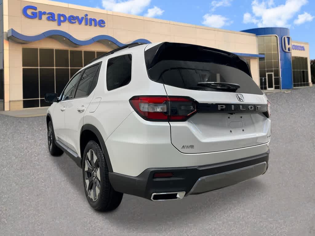New 2026 Honda Pilot Touring image 3