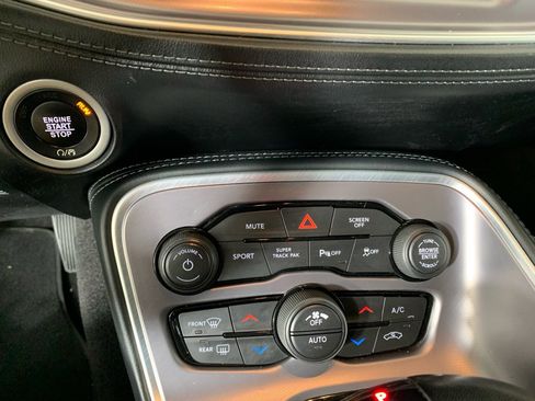 Used 2022 Dodge Challenger R/T w/ Plus Package image 25