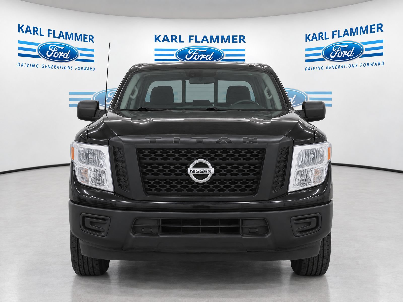 Used 2017 Nissan Titan S RWD image 8