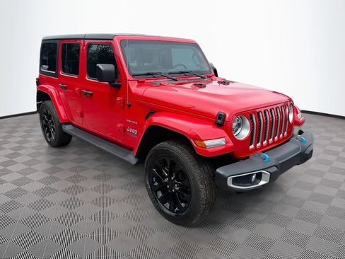 Used 2022 Jeep Wrangler Unlimited Sahara AWD/4WD image 4