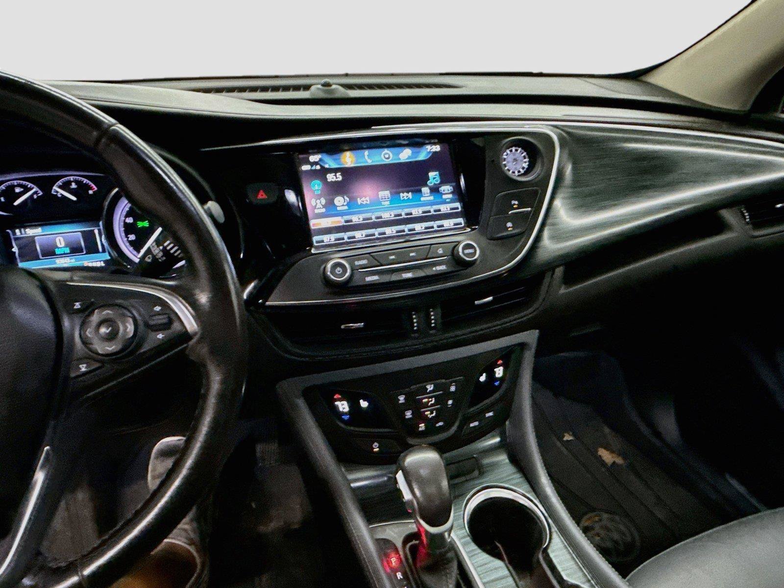 Used 2019 Buick Envision Essence AWD/4WD image 3