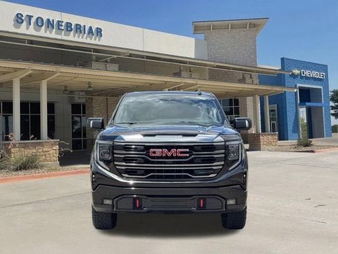 Used 2023 GMC Sierra 1500 AT4 w/ AT4 Premium Package AWD/4WD image 9