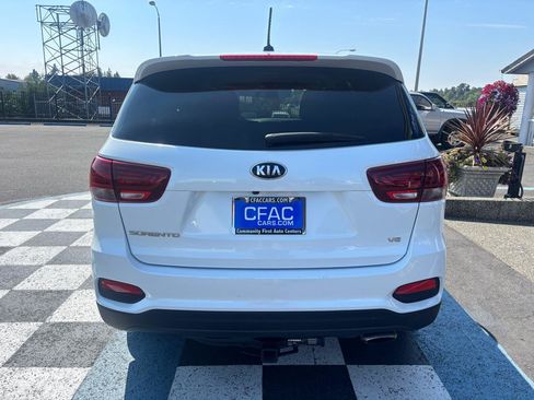 Used 2020 Kia Sorento AWD V6 image 4