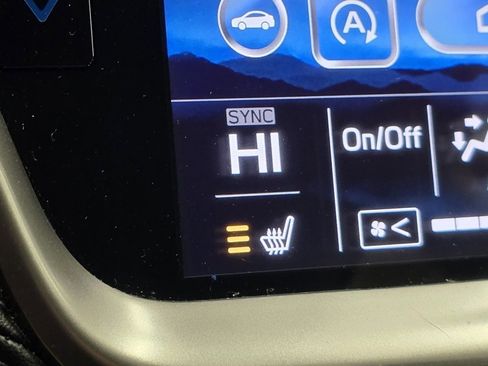 Used 2022 Subaru Legacy Premium image 6