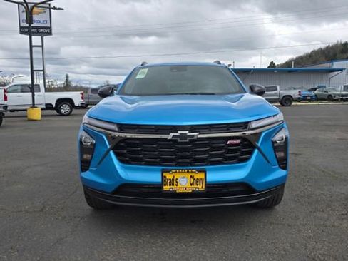 New 2026 Chevrolet Trax RS w/ Driver Confidence Package image 2