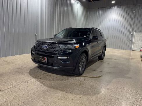 Used 2023 Ford Explorer XLT w/ XLT Sport Appearance Package AWD/4WD image 1
