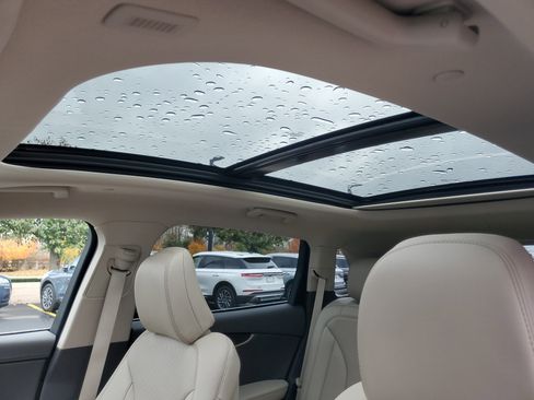 Certified 2022 Lincoln Nautilus Reserve w/ Equipment Group 201A image 11