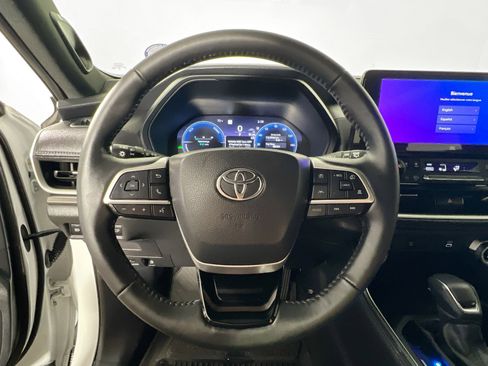 Used 2025 Toyota Grand Highlander AWD Hybrid image 17