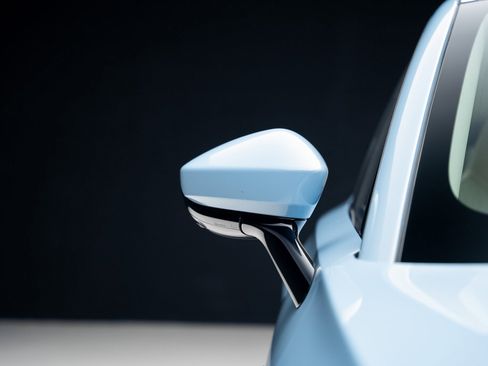 Used 2023 Aston Martin DBX image 13