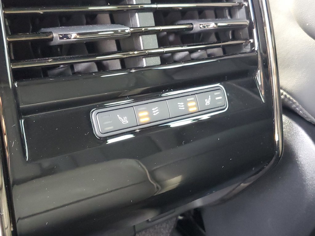 Used 2026 Land Rover Range Rover Sport SE AWD/4WD image 28