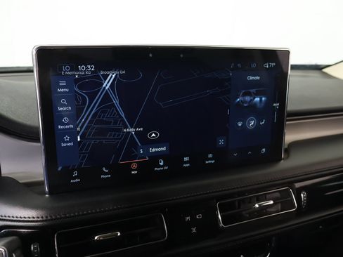 Used 2023 Lincoln Nautilus AWD w/ Premium Package image 7