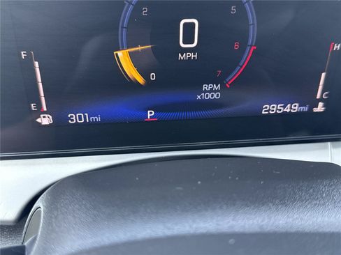 Used 2025 Chevrolet Trax LT w/ LT Convenience Package FWD image 37