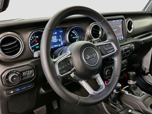 Used 2022 Jeep Wrangler Unlimited Rubicon 4xe AWD/4WD image 18