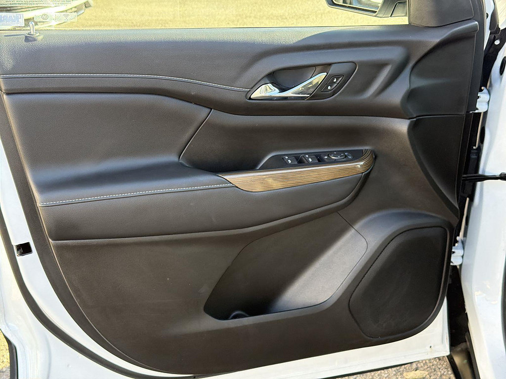 Used 2023 GMC Acadia SLE FWD image 20
