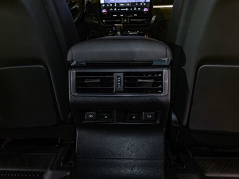 Used 2024 Lexus GX 550 AWD/4WD image 24