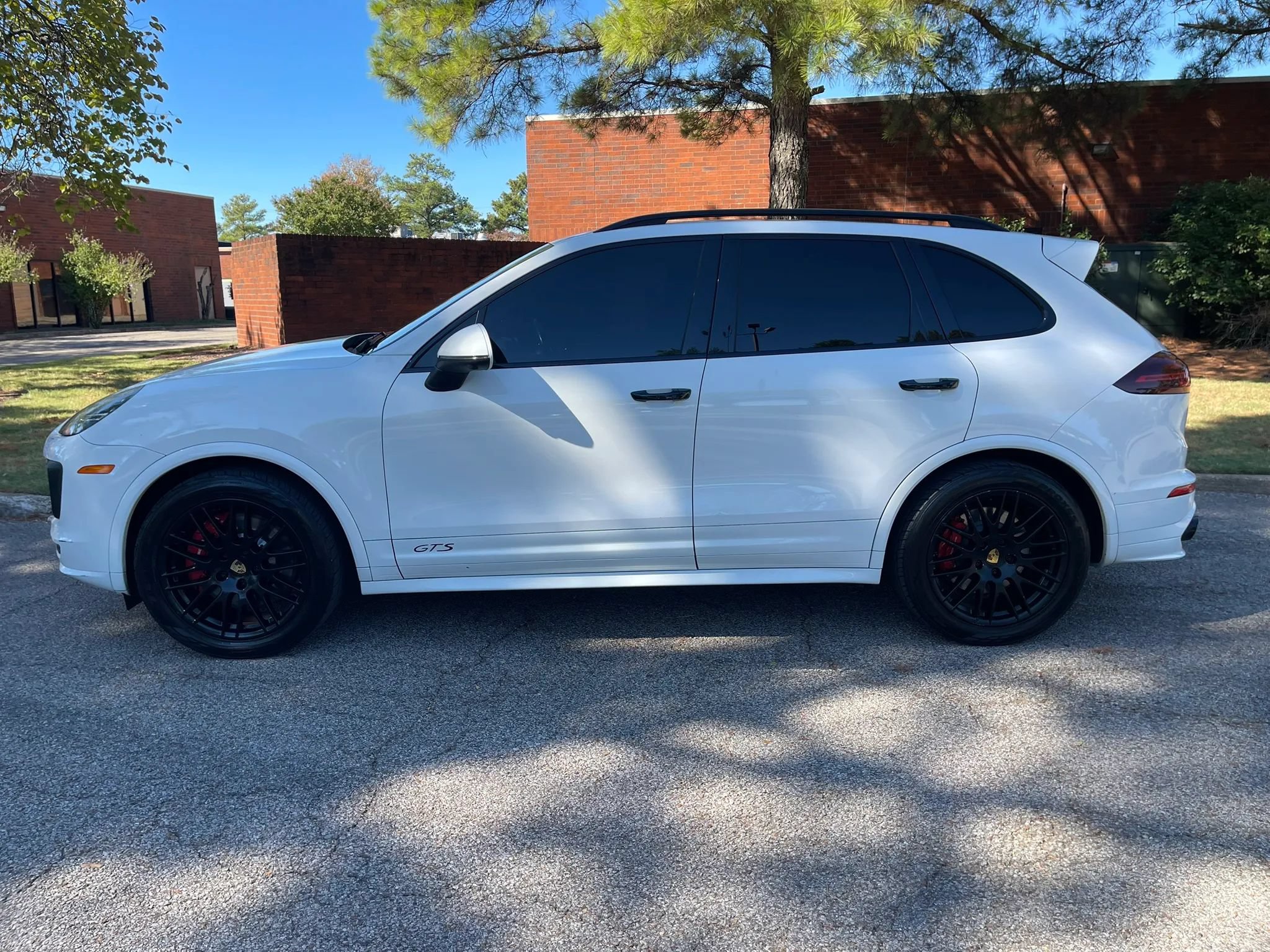 Used 2017 Porsche Cayenne GTS AWD/4WD image 2